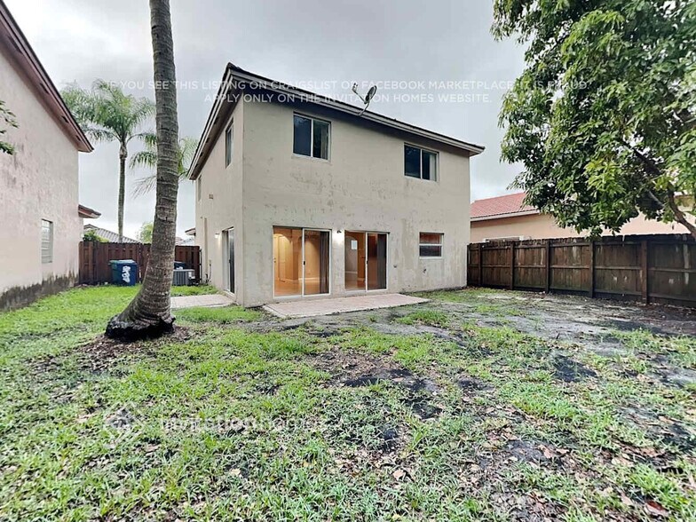 Building Photo - 14573 SW 155th Pl