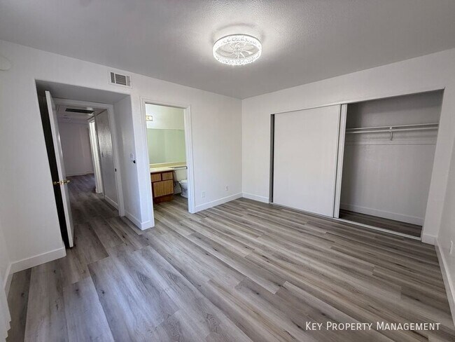 Building Photo - 2980 Juniper Hills Blvd