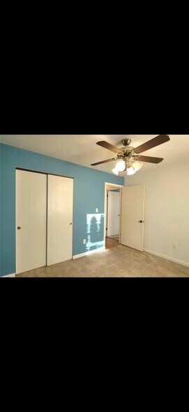 Building Photo - 702 Clearview Dr