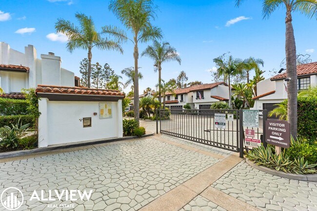 Building Photo - Upgraded 3 Bedroom Townhome in the Gated C...