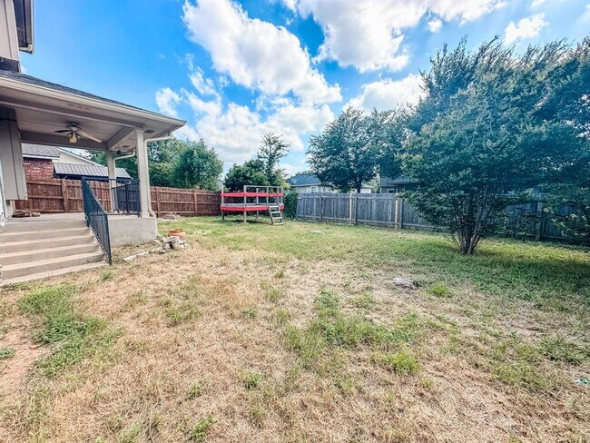 Building Photo - 1101 Whitley Dr