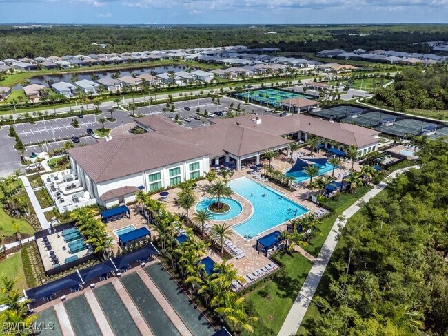 Building Photo - 11331 Jacaranda Dr