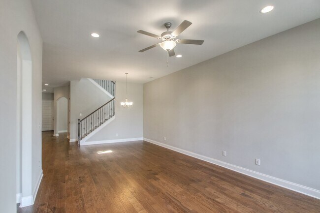 Building Photo - Resort Style Living in Franklin!