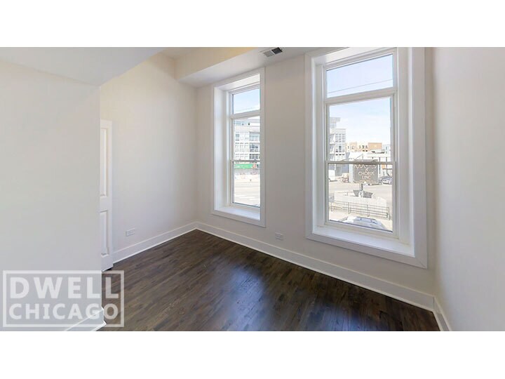 Building Photo - 2362 N Clybourn Ave