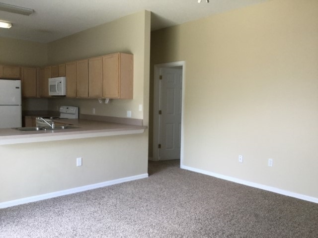 Building Photo - 647 Heraldo Ct