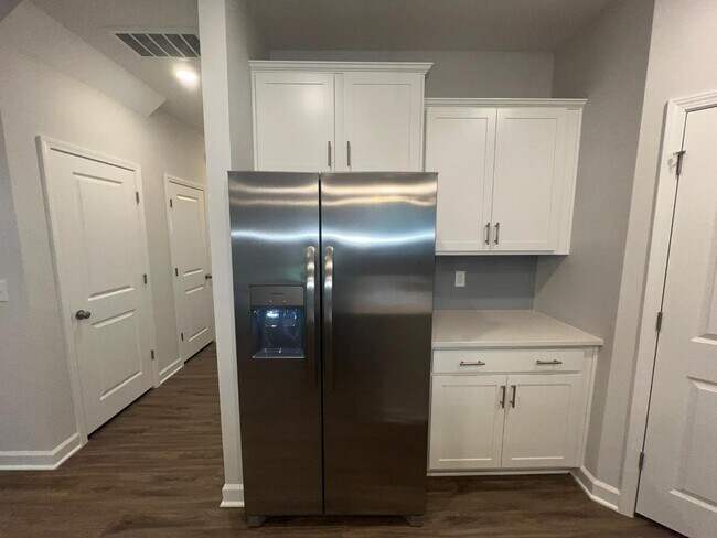 Building Photo - 35 Village Edge Dr