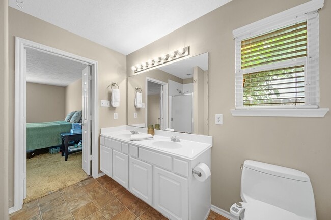Building Photo - 18436 Sunrise Pines Dr