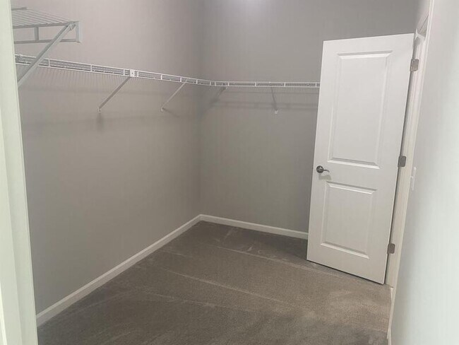 Building Photo - 1248 100th Ave NW