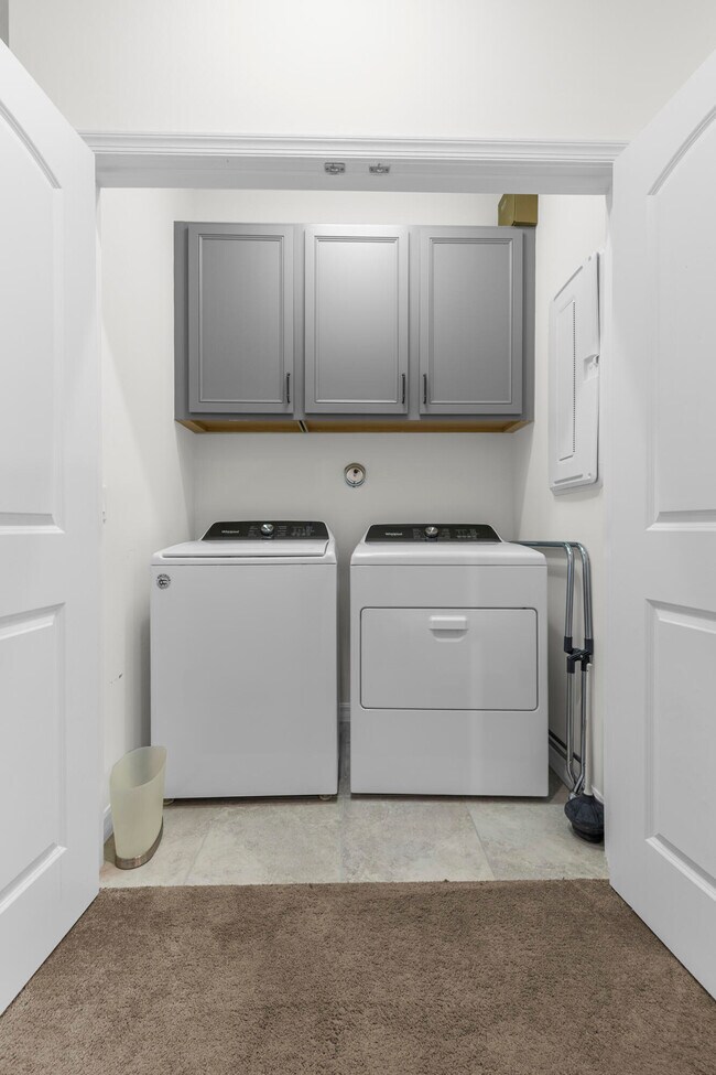 Building Photo - 8612 Escue St