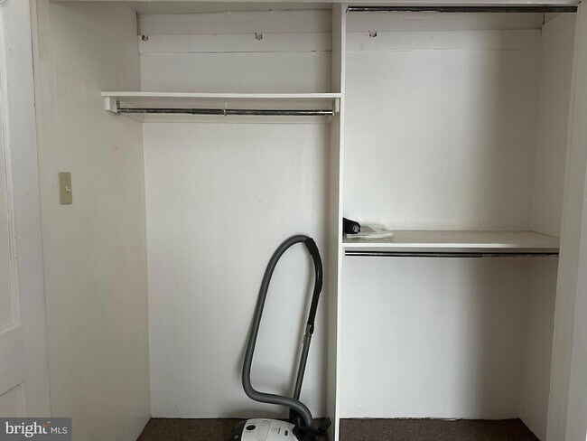 Building Photo - 2 Titus Ave