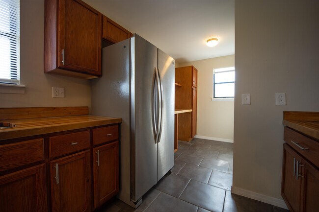 Building Photo - 6498 Brevard St