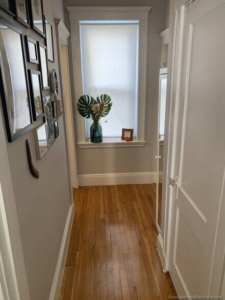 Building Photo - 60 Woodstock Ave