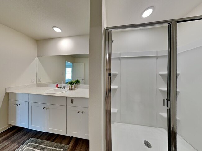 Building Photo - 14141 Emeric St