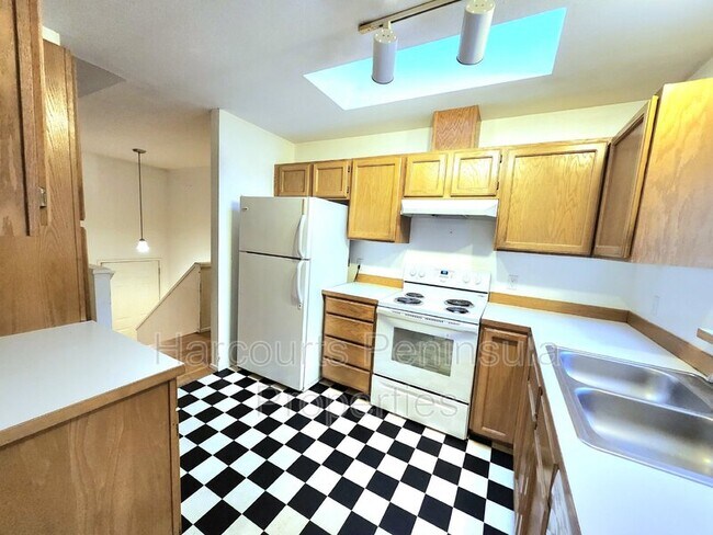 Building Photo - 24550 S Kingston Rd NE