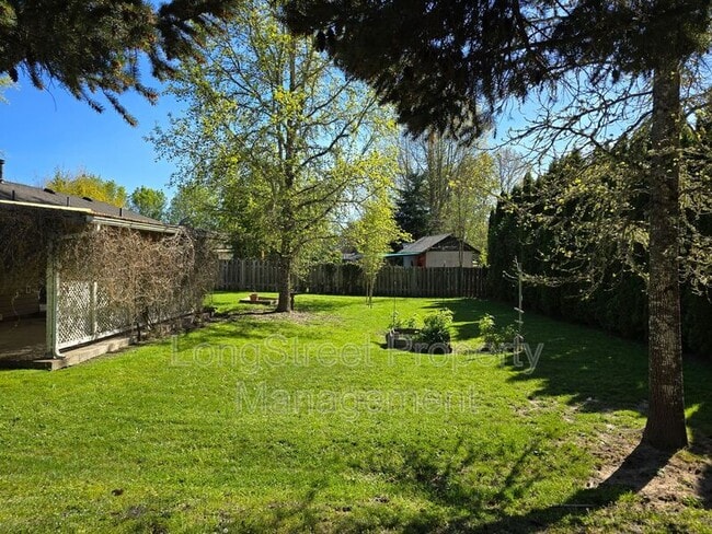 Building Photo - 3230 NE Canterbury Cir