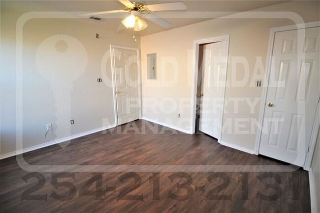 Building Photo - 3401 Barcelona Dr