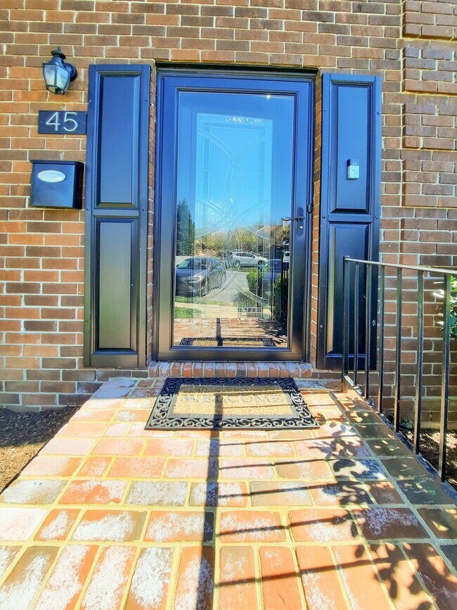 Building Photo - Experience refined living in the gated Dulaney Towers Community