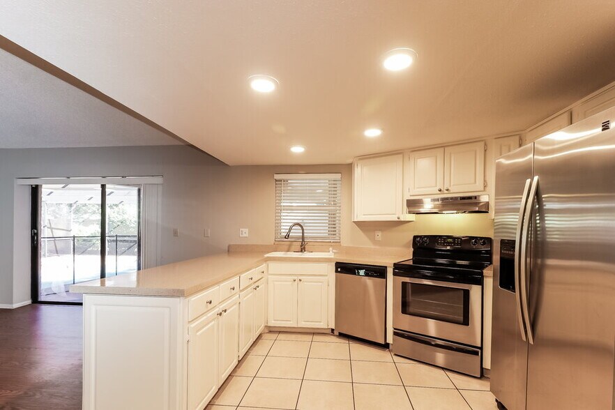 Building Photo - 3610 Fairway Forest Dr