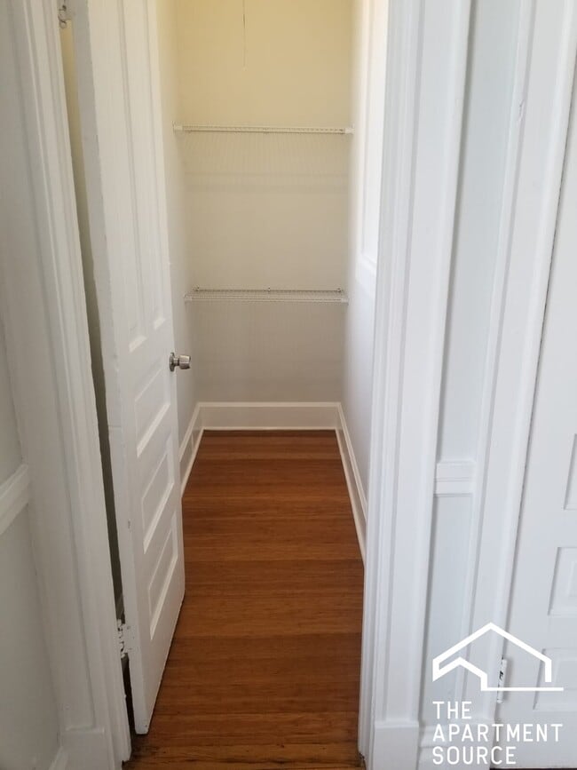 Building Photo - 2215 S Albany Ave