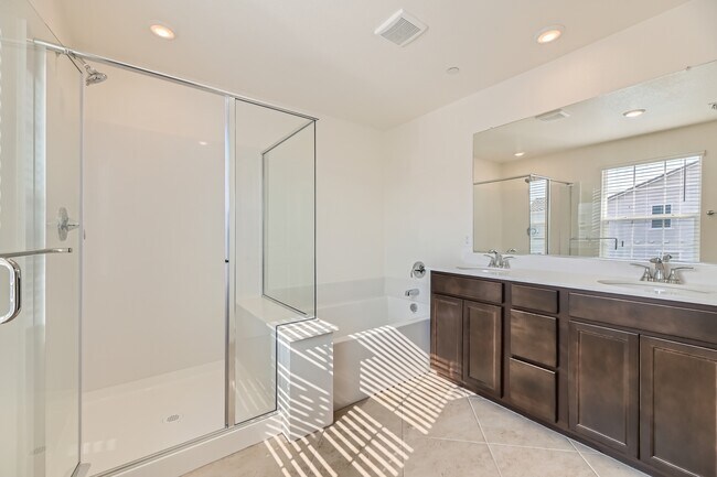 Building Photo - 2777 Abrantes Pl