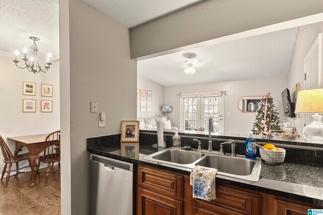 Building Photo - 120 15th St E