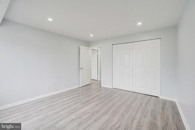 Building Photo - 3800 Powell Ln