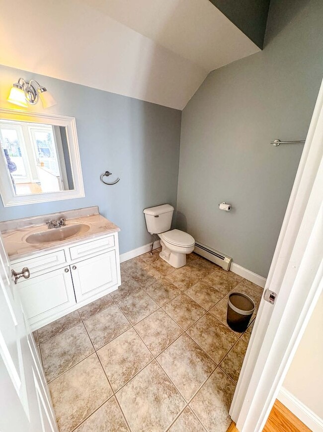 Building Photo - Luxury long term rental in the Heart of Br...