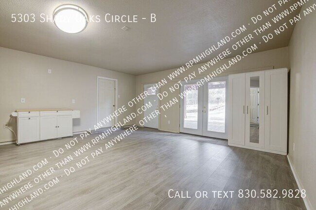 Building Photo - 5303 Shady Oak Cir