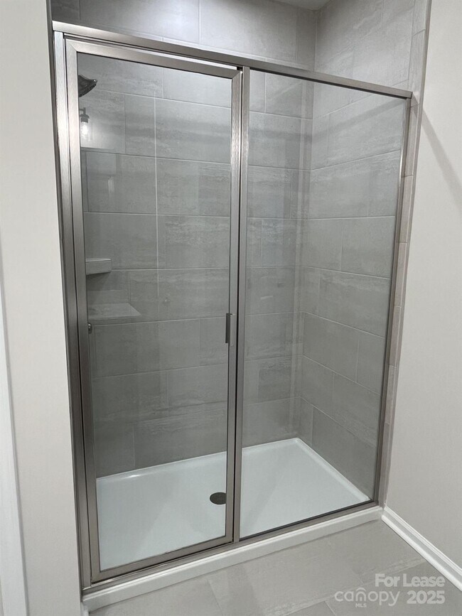 Building Photo - 3159 Hutton Gdns Ln