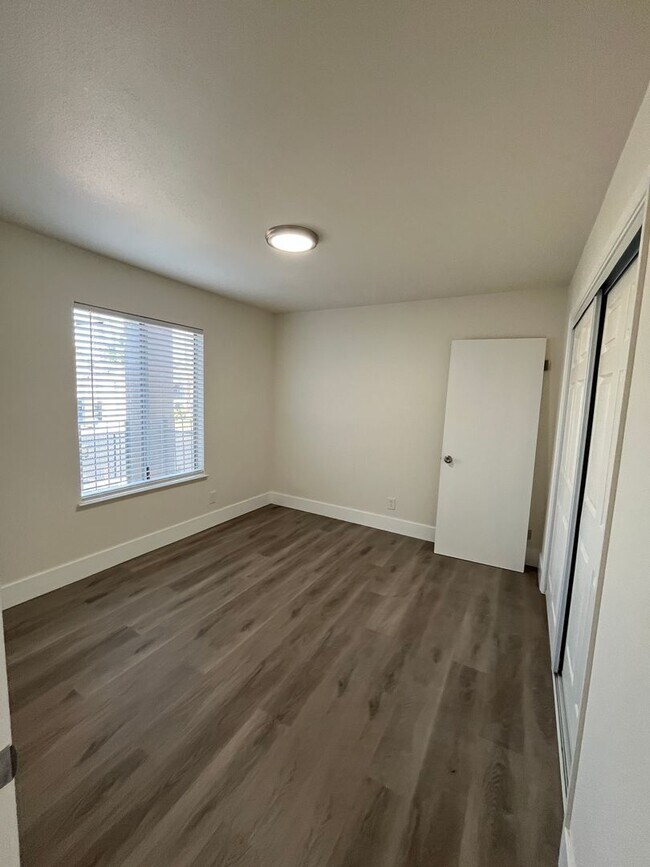 Building Photo - The Arbors! Under new Management & Ownersh...