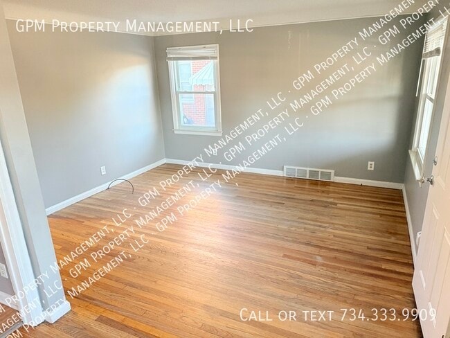 Building Photo - 1565 Lincoln Ave