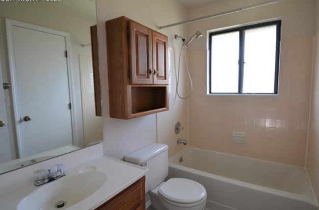 Building Photo - D20 Schools with Open Space Views!