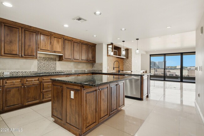 Building Photo - 7175 E Camelback Rd