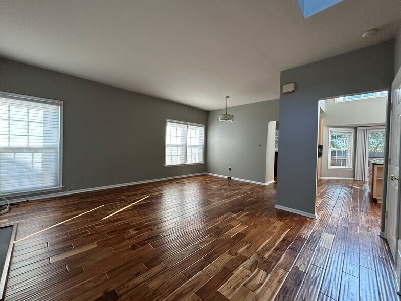 Living/Dining - 5556 Village Center Dr