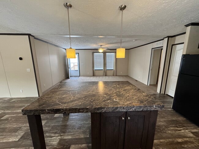 Building Photo - 215 Borman Ave