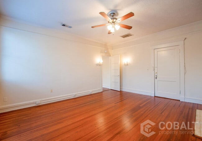 Building Photo - 867 Rosedale Rd NE