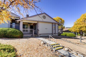 Building Photo - Condo in Montana Villas!