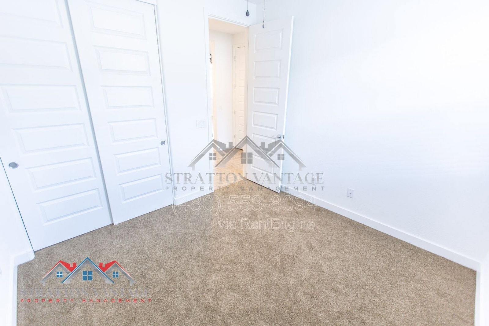 Building Photo - 2304 E Kelly Dr