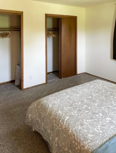 Bedroom has large closet space - 431 NW Barstow St