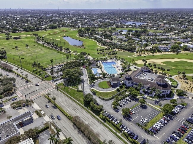 Building Photo - 907 Marina Dr