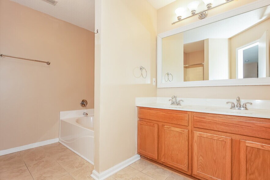 Building Photo - 9353 White Aspen Pl