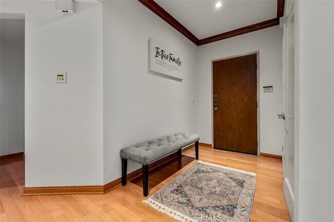 Building Photo - 450 N Oakhurst Dr