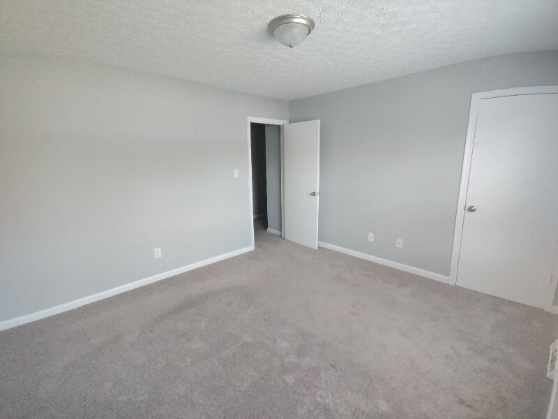 Building Photo - 33 Fonda Dr