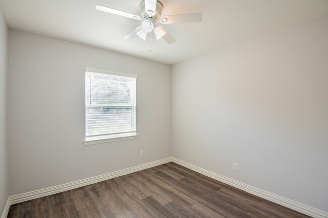 Building Photo - GORGEOUS 3 BEDROOM HOME LOCATED IN FORT WORTH, TEXAS!