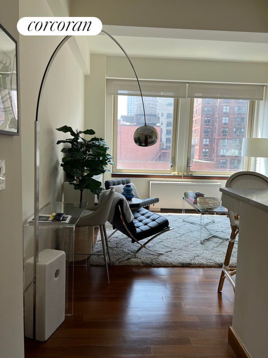 Building Photo - 305 E 63rd St