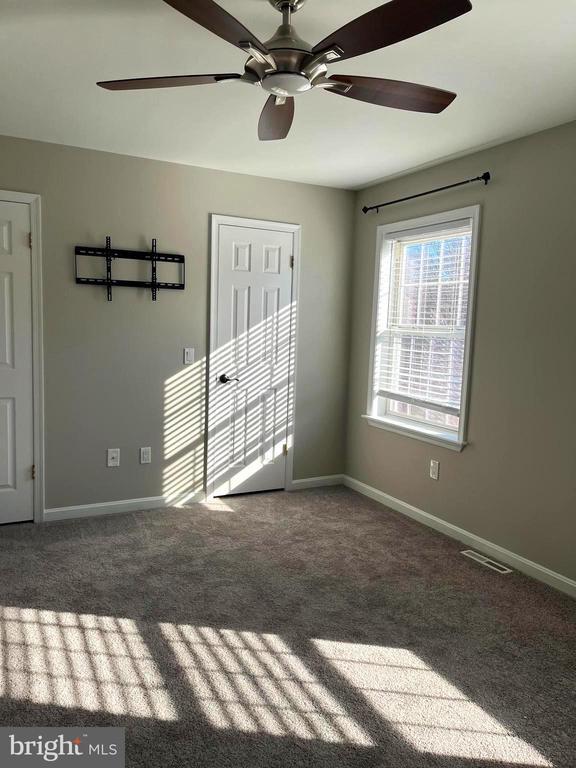 Building Photo - 4195 Nantucket Dr