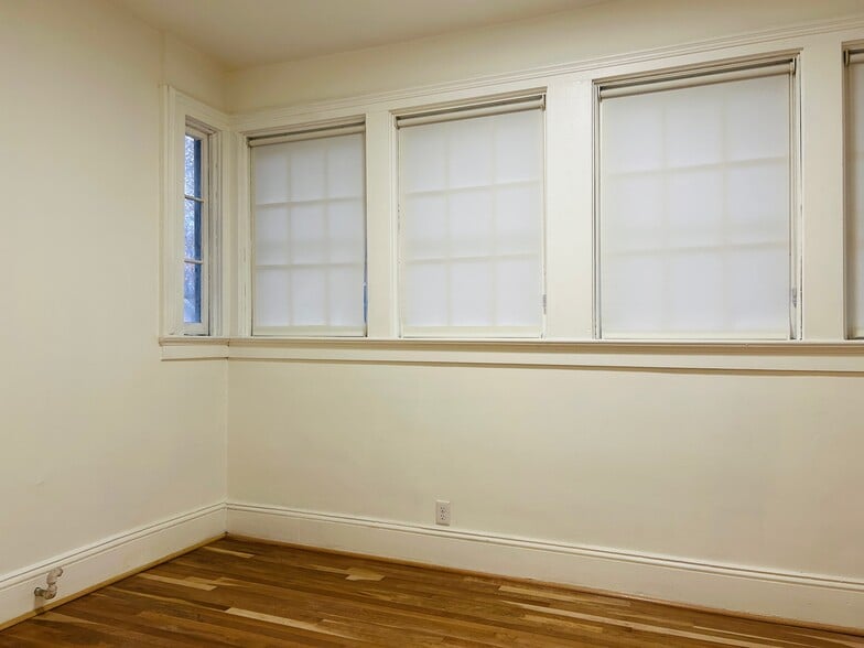 Bd Rm 2 - 1110 W Wayne St