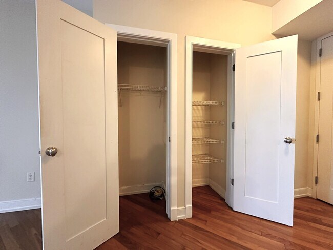 Building Photo - 105 Greene St