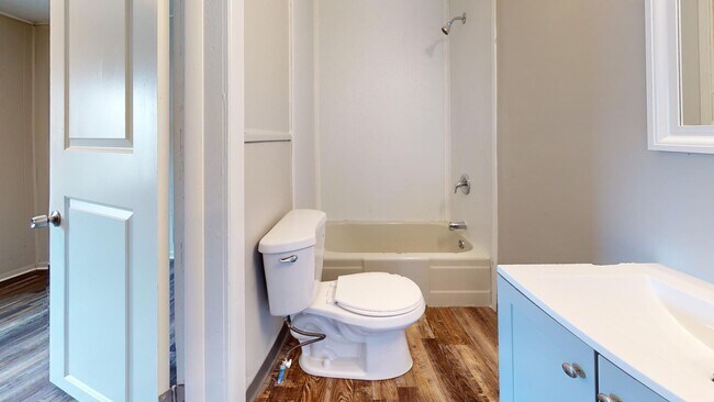 Building Photo - 5001 Denison Ave