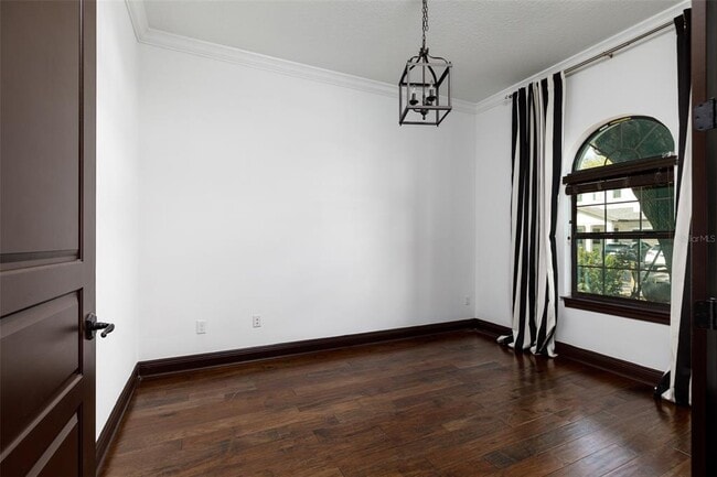 Building Photo - 3122 W Oakellar Ave